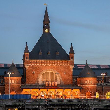 Central Copenhagen Apt With Balcony, Free Parking W Elevator المظهر الخارجي الصورة